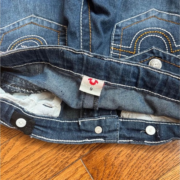 2 Youth Dark wash true religion jeans - Picture 9 of 9